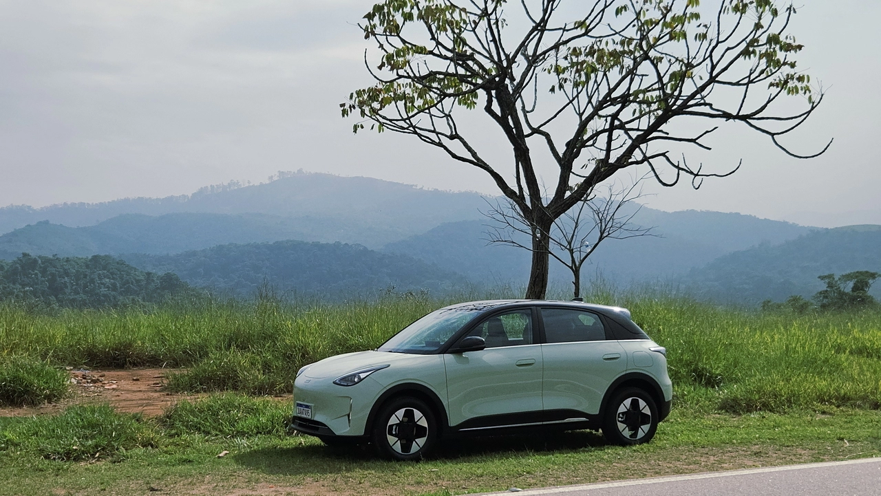 GEELY EX2