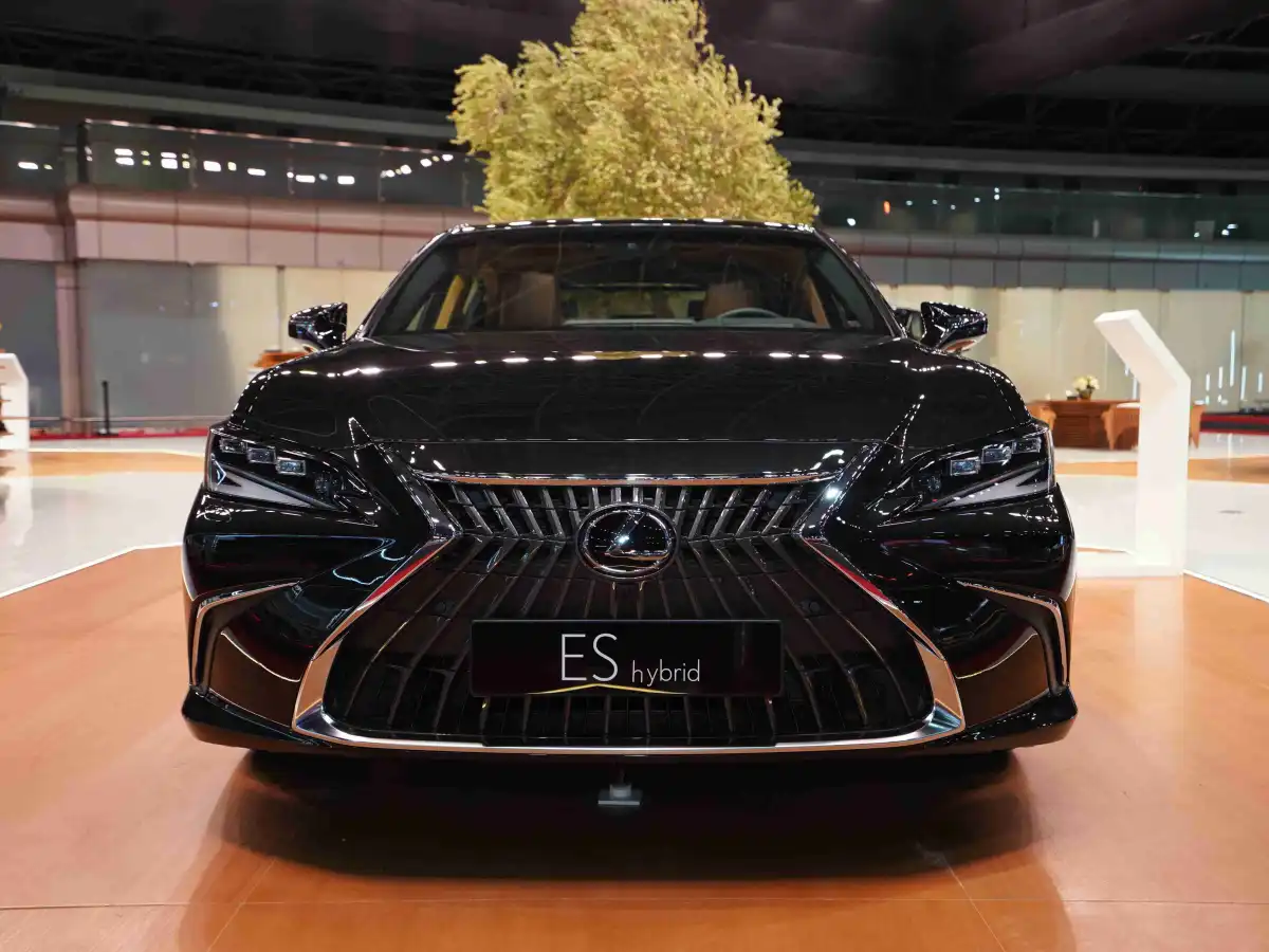 Lexus ES 300h Luxury