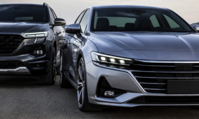 dois carros um é Sedã o outro é SUV